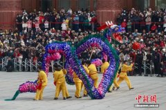 （文化中国行）追着非遗过大年 传统中国年焕新